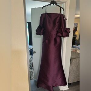 Brand New With Tags Alexander by Daymor 1758: Size 8 and Color: Plum